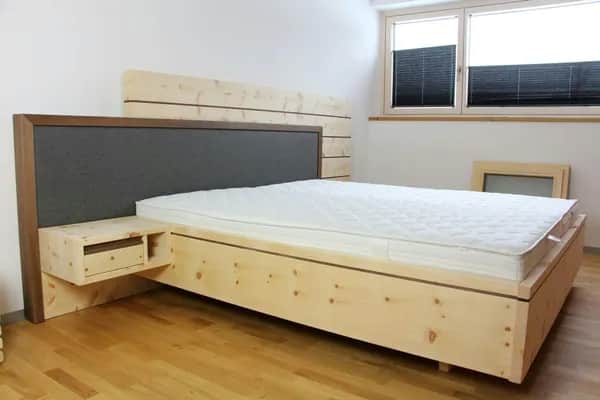 Zirbenholz Schlafzimmer aus Salzburg