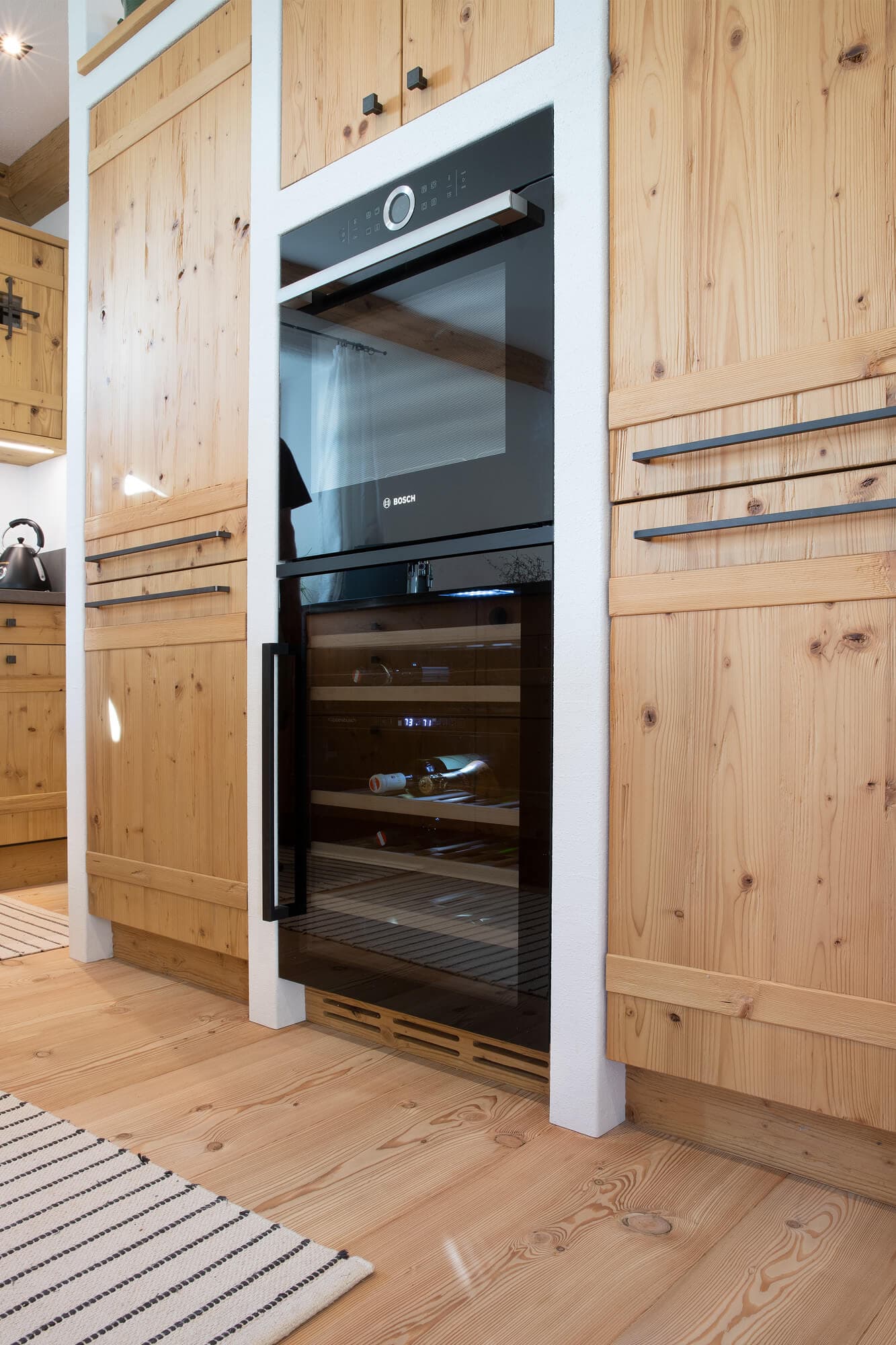 KÜCHEN SCHMUCKSTÜCK AUS MASSIV GEHACKTEM FICHTENHOLZ